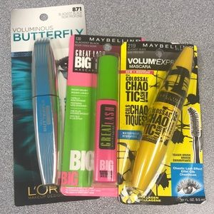 Mascara in blackest black collection